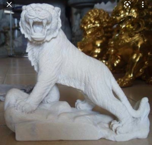 tượng sư tử đá trắng